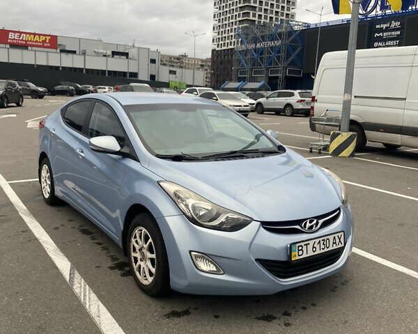 Синий Хендай Элантра, объемом двигателя 1.59 л и пробегом 197 тыс. км за 8900 $, фото 2 на Automoto.ua