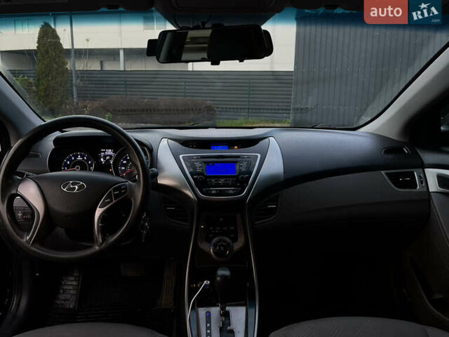 Синій Хендай Елантра, об'ємом двигуна 1.8 л та пробігом 273 тис. км за 6500 $, фото 8 на Automoto.ua