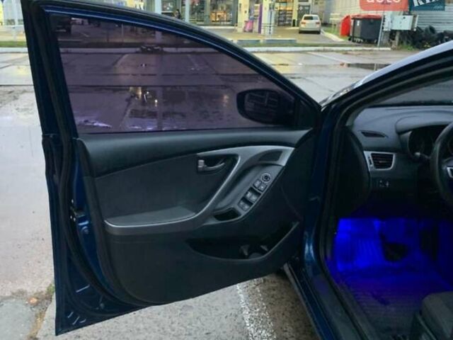 Хендай Элантра 2013 в Харькове на Automoto.ua Синий Хендай Элантра, объемом двигателя 1.59 л и пробегом 63 тыс. км за 9800 $, фото 15 на Automoto.ua