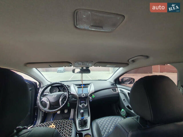 Синий Хендай Элантра, объемом двигателя 1.8 л и пробегом 195 тыс. км за 10300 $, фото 14 на Automoto.ua