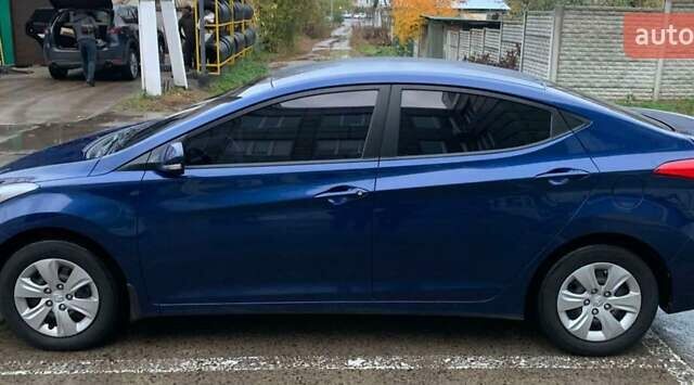 Хендай Элантра 2013 в Харькове на Automoto.ua Синий Хендай Элантра, объемом двигателя 1.59 л и пробегом 63 тыс. км за 9800 $, фото 6 на Automoto.ua
