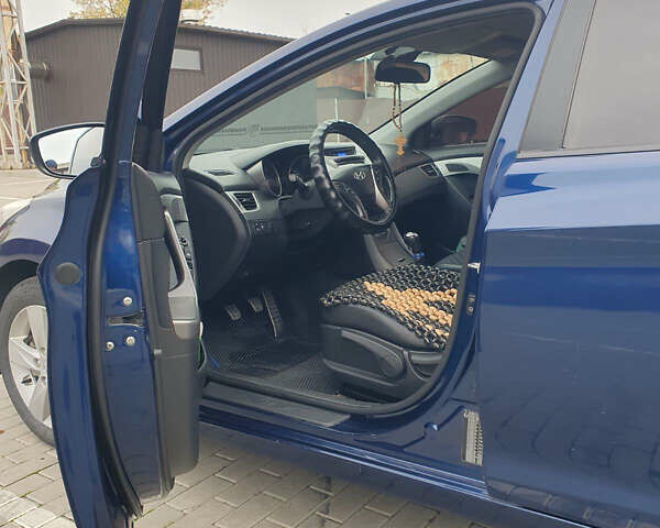 Синий Хендай Элантра, объемом двигателя 1.8 л и пробегом 195 тыс. км за 10300 $, фото 18 на Automoto.ua