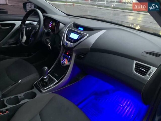 Хендай Элантра 2013 в Харькове на Automoto.ua Синий Хендай Элантра, объемом двигателя 1.59 л и пробегом 63 тыс. км за 9800 $, фото 23 на Automoto.ua