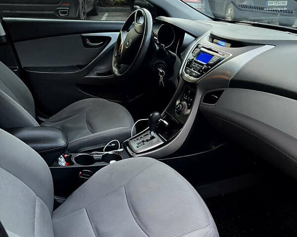 Синій Хендай Елантра, об'ємом двигуна 1.8 л та пробігом 273 тис. км за 6500 $, фото 10 на Automoto.ua