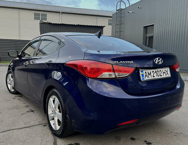 Синій Хендай Елантра, об'ємом двигуна 1.8 л та пробігом 273 тис. км за 6500 $, фото 5 на Automoto.ua