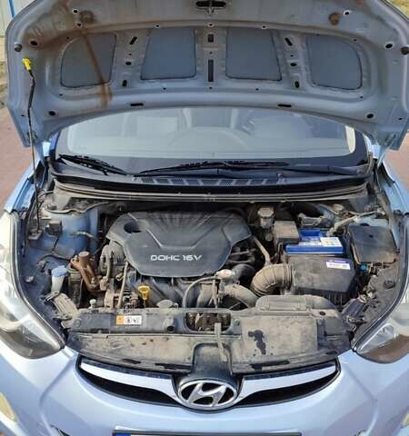 Синій Хендай Елантра, об'ємом двигуна 1.59 л та пробігом 96 тис. км за 8999 $, фото 4 на Automoto.ua