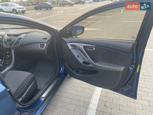 Синій Хендай Елантра, об'ємом двигуна 1.59 л та пробігом 240 тис. км за 9000 $, фото 8 на Automoto.ua