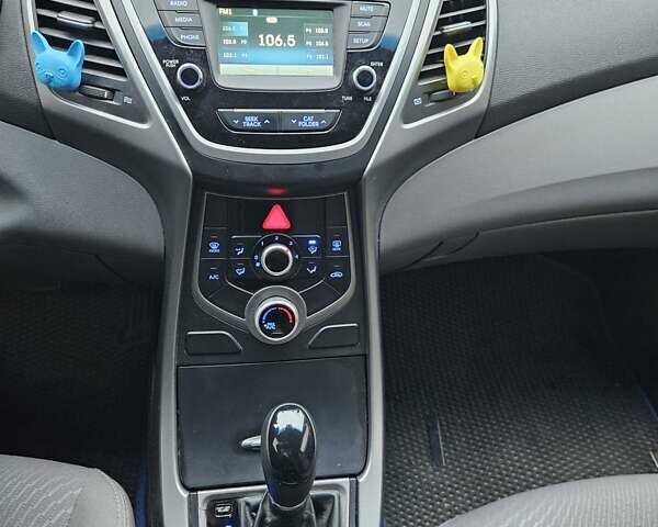 Хендай Элантра 2014 в Киеве на Automoto.ua Синий Хендай Элантра, объемом двигателя 1.8 л и пробегом 169 тыс. км за 8250 $, фото 3 на Automoto.ua