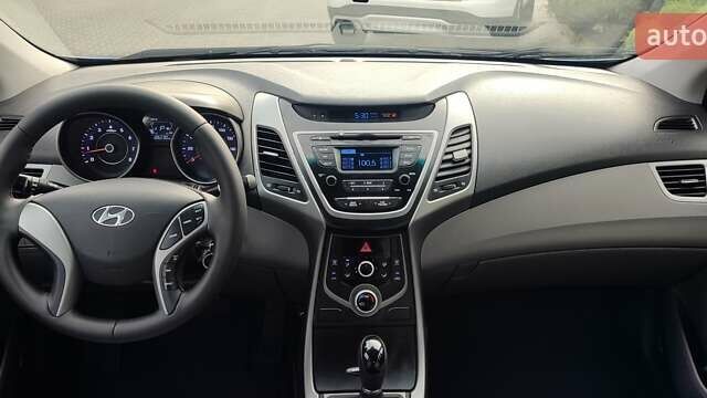 Синій Хендай Елантра, об'ємом двигуна 1.8 л та пробігом 200 тис. км за 8900 $, фото 14 на Automoto.ua