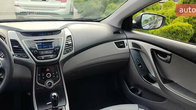 Синій Хендай Елантра, об'ємом двигуна 1.8 л та пробігом 200 тис. км за 8900 $, фото 16 на Automoto.ua