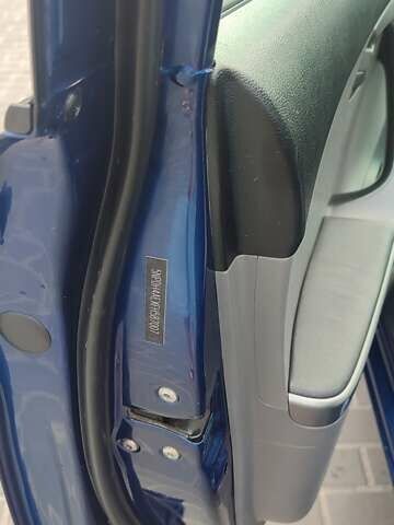 Синій Хендай Елантра, об'ємом двигуна 1.8 л та пробігом 200 тис. км за 8900 $, фото 18 на Automoto.ua