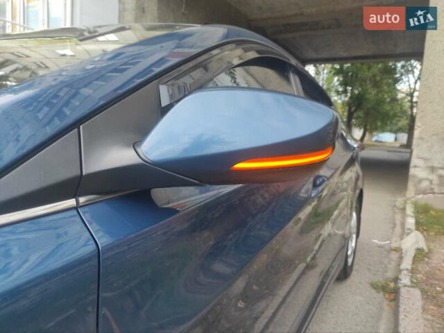 Синій Хендай Елантра, об'ємом двигуна 1.59 л та пробігом 240 тис. км за 9000 $, фото 10 на Automoto.ua