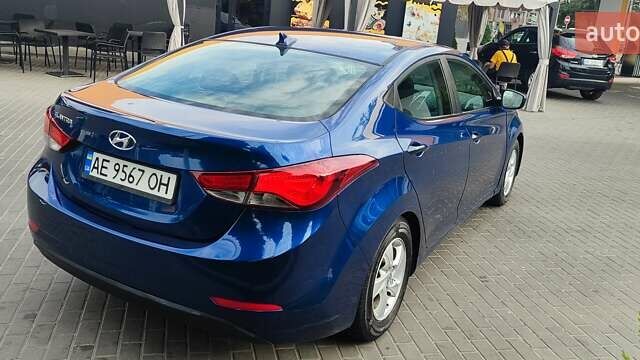 Синій Хендай Елантра, об'ємом двигуна 1.8 л та пробігом 200 тис. км за 8900 $, фото 4 на Automoto.ua