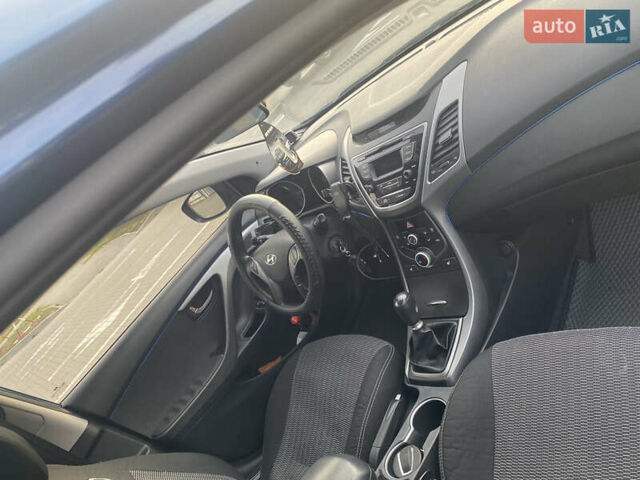 Синій Хендай Елантра, об'ємом двигуна 1.59 л та пробігом 240 тис. км за 9000 $, фото 6 на Automoto.ua