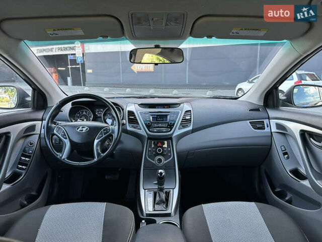 Хендай Элантра 2015 в Киеве на Automoto.ua Синий Хендай Элантра, объемом двигателя 1.8 л и пробегом 124 тыс. км за 8900 $, фото 11 на Automoto.ua