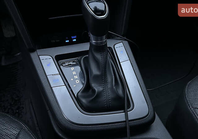 Синий Хендай Элантра, объемом двигателя 2 л и пробегом 145 тыс. км за 11500 $, фото 7 на Automoto.ua