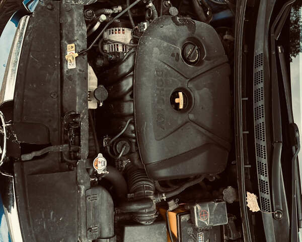 Синий Хендай Элантра, объемом двигателя 1.8 л и пробегом 200 тыс. км за 8900 $, фото 7 на Automoto.ua