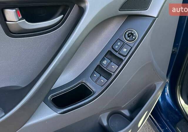 Синій Хендай Елантра, об'ємом двигуна 1.8 л та пробігом 321 тис. км за 10999 $, фото 11 на Automoto.ua