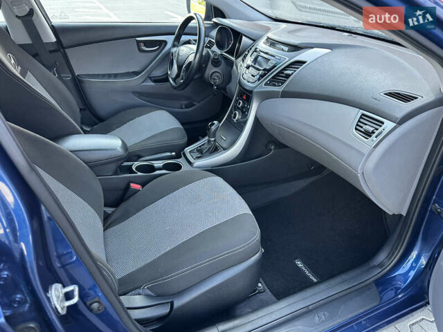 Хендай Элантра 2015 в Киеве на Automoto.ua Синий Хендай Элантра, объемом двигателя 1.8 л и пробегом 124 тыс. км за 8900 $, фото 13 на Automoto.ua