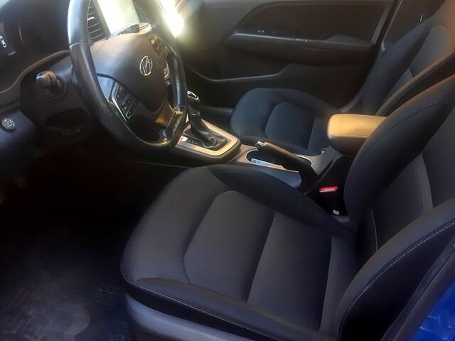 Синий Хендай Элантра, объемом двигателя 2 л и пробегом 189 тыс. км за 10200 $, фото 4 на Automoto.ua