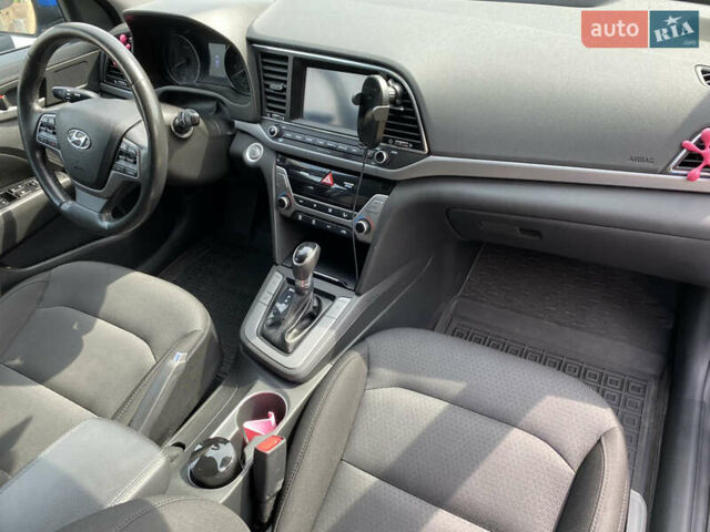 Синий Хендай Элантра, объемом двигателя 1.98 л и пробегом 180 тыс. км за 10300 $, фото 14 на Automoto.ua