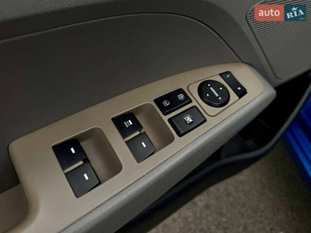 Синий Хендай Элантра, объемом двигателя 2 л и пробегом 145 тыс. км за 9950 $, фото 25 на Automoto.ua