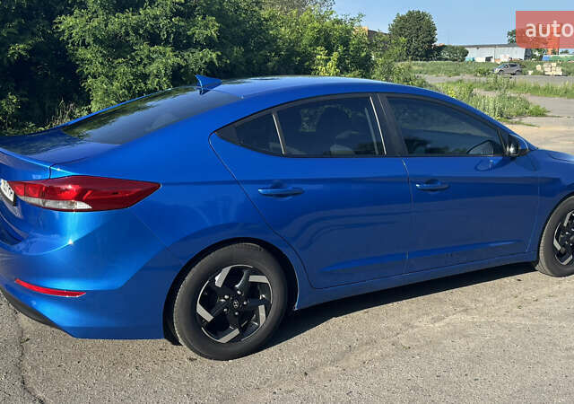 Синій Хендай Елантра, об'ємом двигуна 2 л та пробігом 207 тис. км за 10200 $, фото 4 на Automoto.ua
