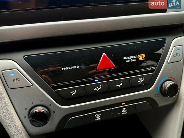 Синий Хендай Элантра, объемом двигателя 2 л и пробегом 145 тыс. км за 9950 $, фото 31 на Automoto.ua