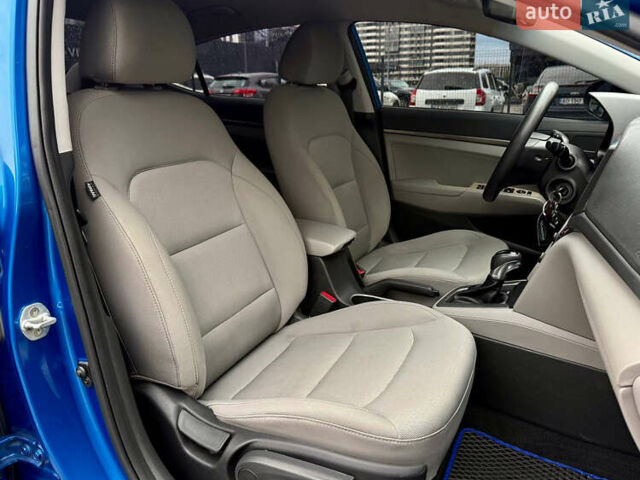 Синий Хендай Элантра, объемом двигателя 2 л и пробегом 145 тыс. км за 9950 $, фото 17 на Automoto.ua