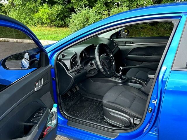 Синій Хендай Елантра, об'ємом двигуна 1.6 л та пробігом 144 тис. км за 11500 $, фото 6 на Automoto.ua