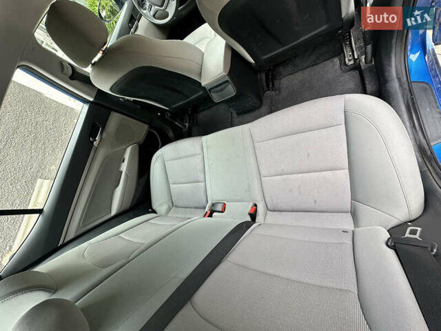 Синий Хендай Элантра, объемом двигателя 2 л и пробегом 135 тыс. км за 9900 $, фото 13 на Automoto.ua