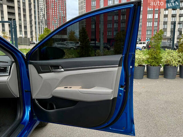 Синий Хендай Элантра, объемом двигателя 2 л и пробегом 145 тыс. км за 9950 $, фото 29 на Automoto.ua