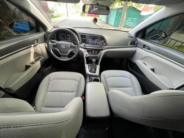 Синий Хендай Элантра, объемом двигателя 2 л и пробегом 136 тыс. км за 9900 $, фото 1 на Automoto.ua