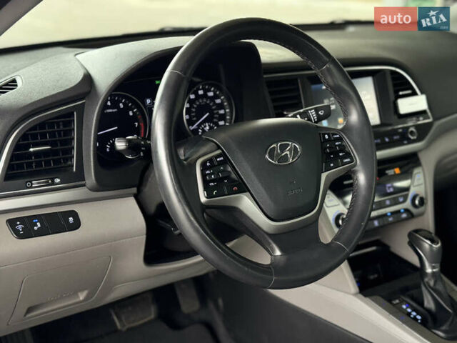 Синій Хендай Елантра, об'ємом двигуна 2 л та пробігом 74 тис. км за 13799 $, фото 6 на Automoto.ua