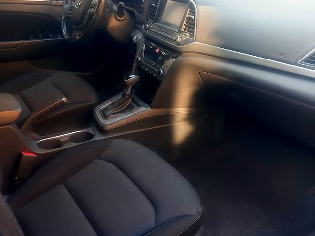 Синий Хендай Элантра, объемом двигателя 2 л и пробегом 189 тыс. км за 10200 $, фото 7 на Automoto.ua