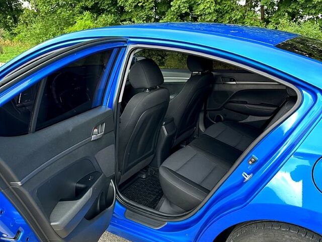 Синій Хендай Елантра, об'ємом двигуна 1.6 л та пробігом 144 тис. км за 11500 $, фото 7 на Automoto.ua