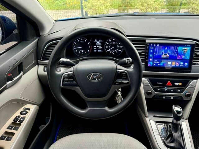 Хендай Элантра 2016 в Киеве на Automoto.ua Синий Хендай Элантра, объемом двигателя 2 л и пробегом 145 тыс. км за 9950 $, фото 11 на Automoto.ua