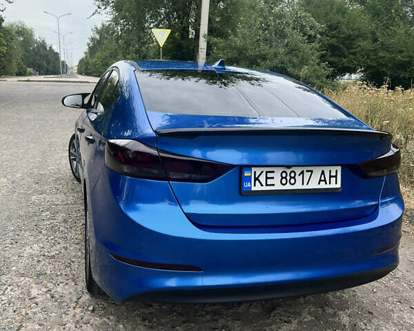 Синий Хендай Элантра, объемом двигателя 2 л и пробегом 135 тыс. км за 11000 $, фото 1 на Automoto.ua