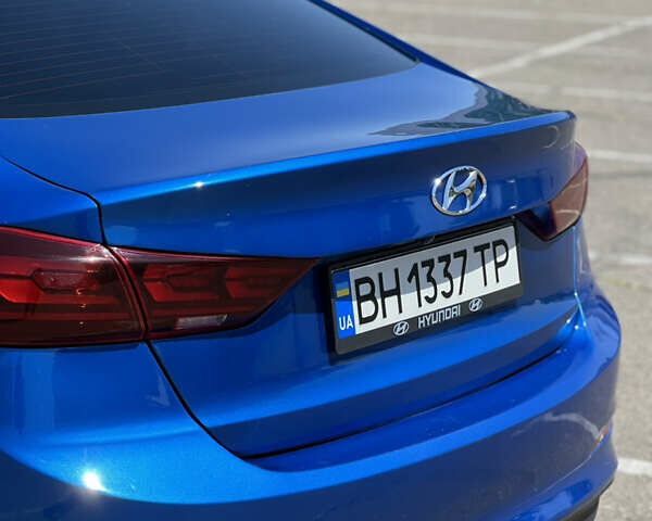 Синій Хендай Елантра, об'ємом двигуна 2 л та пробігом 120 тис. км за 11800 $, фото 7 на Automoto.ua