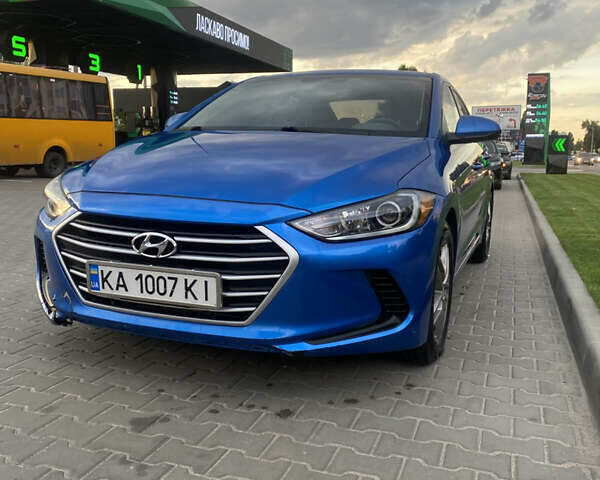 Синій Хендай Елантра, об'ємом двигуна 2 л та пробігом 194 тис. км за 9900 $, фото 1 на Automoto.ua