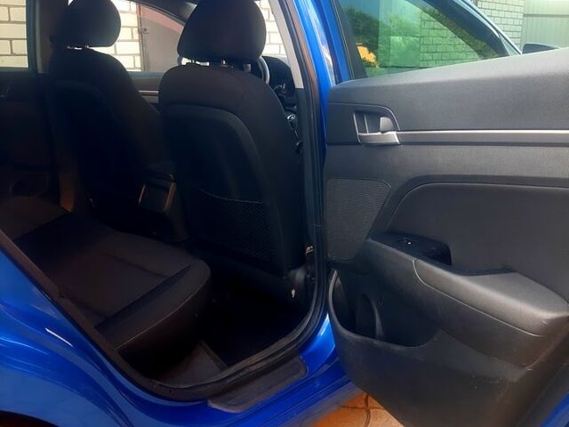 Синий Хендай Элантра, объемом двигателя 2 л и пробегом 189 тыс. км за 10200 $, фото 6 на Automoto.ua