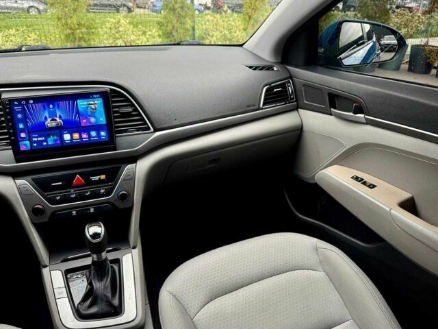Хендай Элантра 2016 в Киеве на Automoto.ua Синий Хендай Элантра, объемом двигателя 2 л и пробегом 145 тыс. км за 9950 $, фото 10 на Automoto.ua