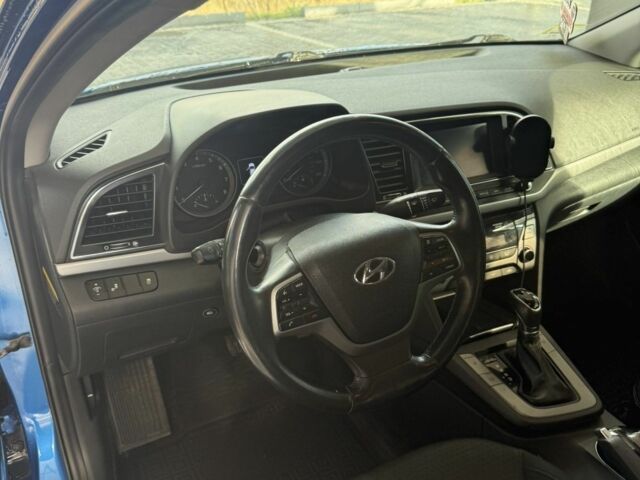 Синий Хендай Элантра, объемом двигателя 2 л и пробегом 180 тыс. км за 11000 $, фото 7 на Automoto.ua