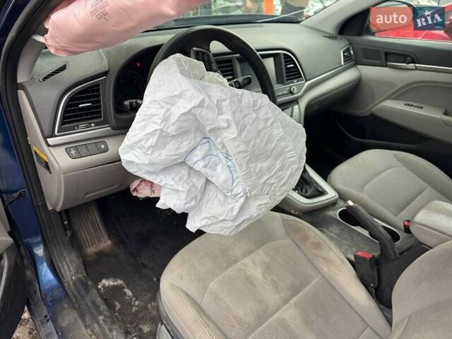 Синий Хендай Элантра, объемом двигателя 2 л и пробегом 113 тыс. км за 8900 $, фото 9 на Automoto.ua