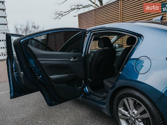 Синий Хендай Элантра, объемом двигателя 2 л и пробегом 92 тыс. км за 12000 $, фото 13 на Automoto.ua