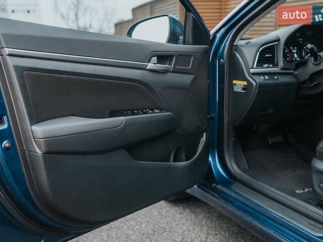 Синий Хендай Элантра, объемом двигателя 2 л и пробегом 92 тыс. км за 12000 $, фото 19 на Automoto.ua