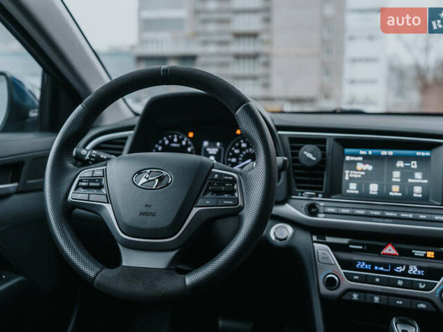 Синий Хендай Элантра, объемом двигателя 2 л и пробегом 92 тыс. км за 12000 $, фото 38 на Automoto.ua