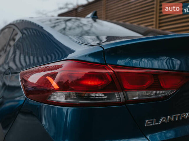 Синий Хендай Элантра, объемом двигателя 2 л и пробегом 92 тыс. км за 12000 $, фото 10 на Automoto.ua