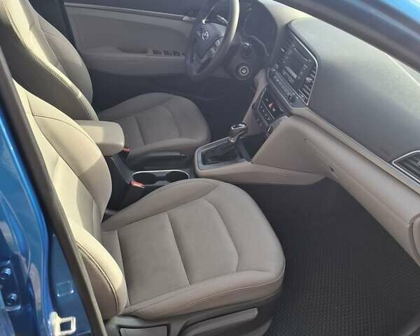 Хендай Элантра 2017 в Киеве на Automoto.ua Синий Хендай Элантра, объемом двигателя 2 л и пробегом 125 тыс. км за 10600 $, фото 3 на Automoto.ua