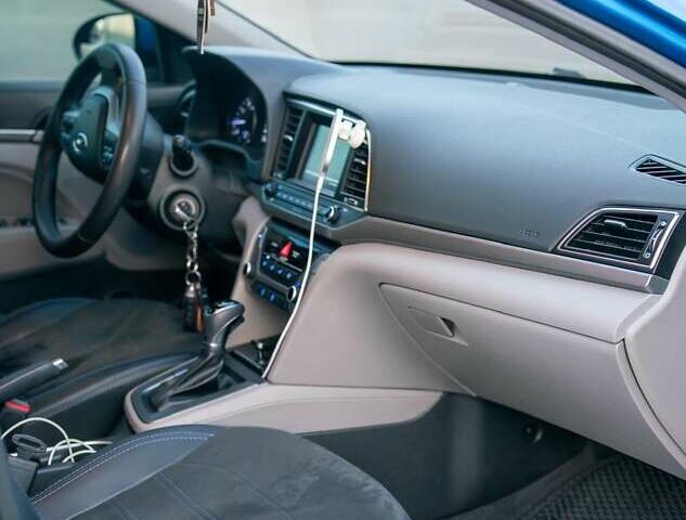 Синий Хендай Элантра, объемом двигателя 2 л и пробегом 117 тыс. км за 12500 $, фото 9 на Automoto.ua